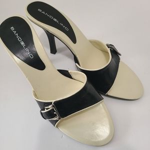 NWB Bandolino Y2K 90s Slide Heel Size 7.5‎